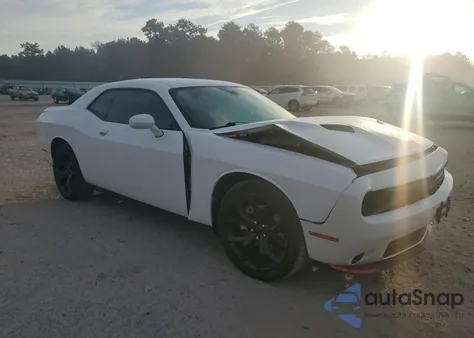 2015 Dodge Challenger Sxt Plus z USA, uszkodzony, nr VIN 2C3CDZBG2FH761511